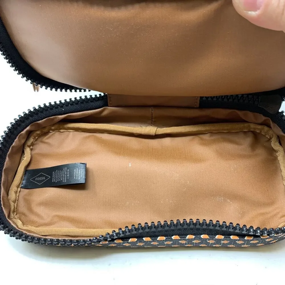 Fossil canvas cosmetic